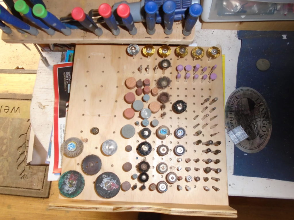 A place for every Dremel thingy
